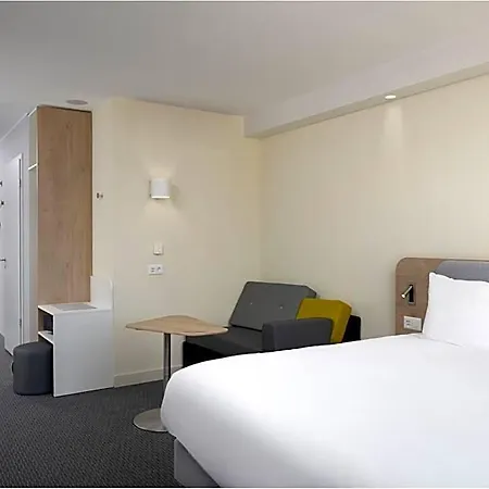 Express And By Ihg 2* Sion