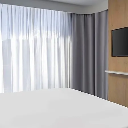 Hotel Express And By Ihg 2*