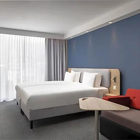 Express And By Ihg Hotel 2*