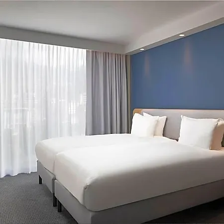 Express And By Ihg 2* Sion